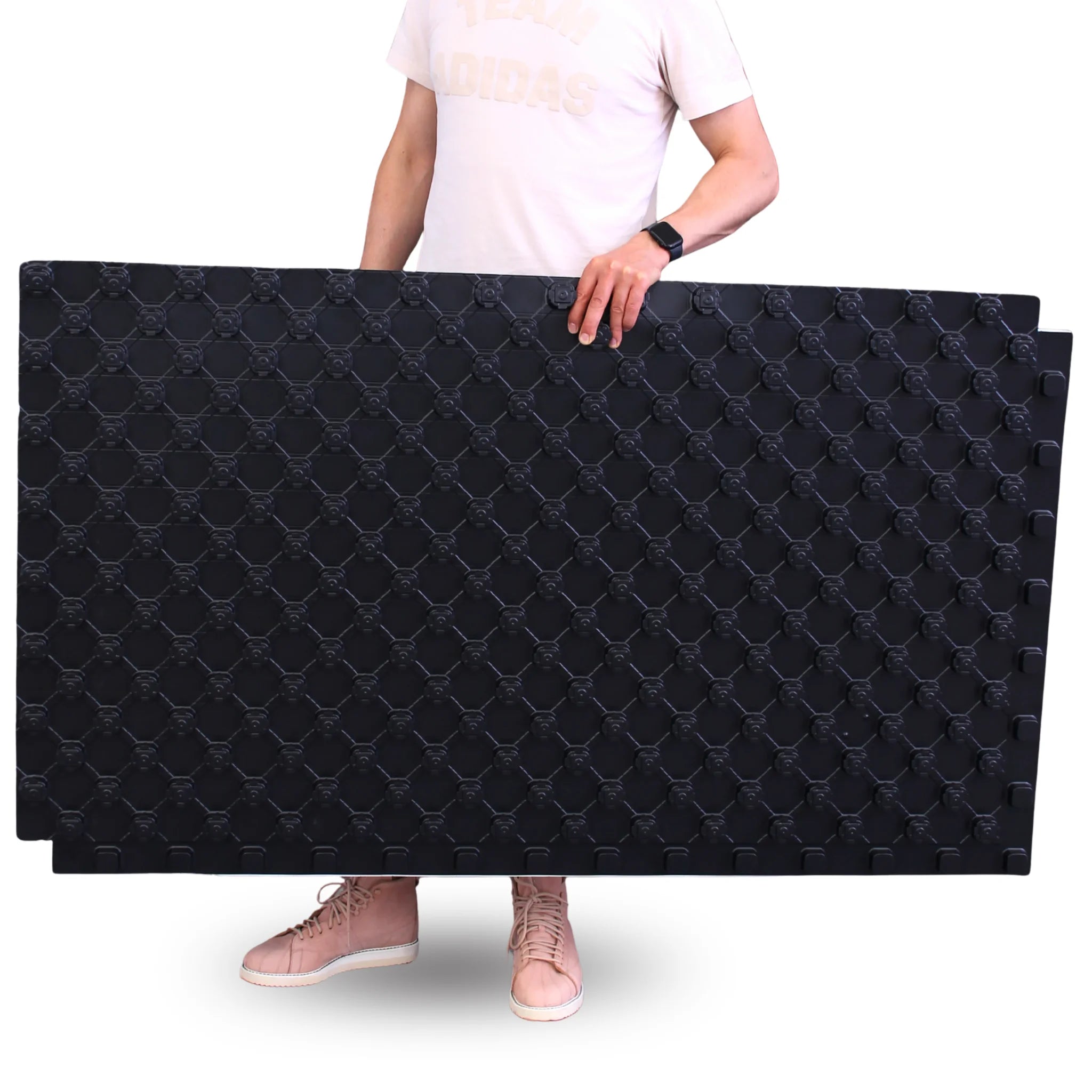 Large castellated panel for underfloor heating