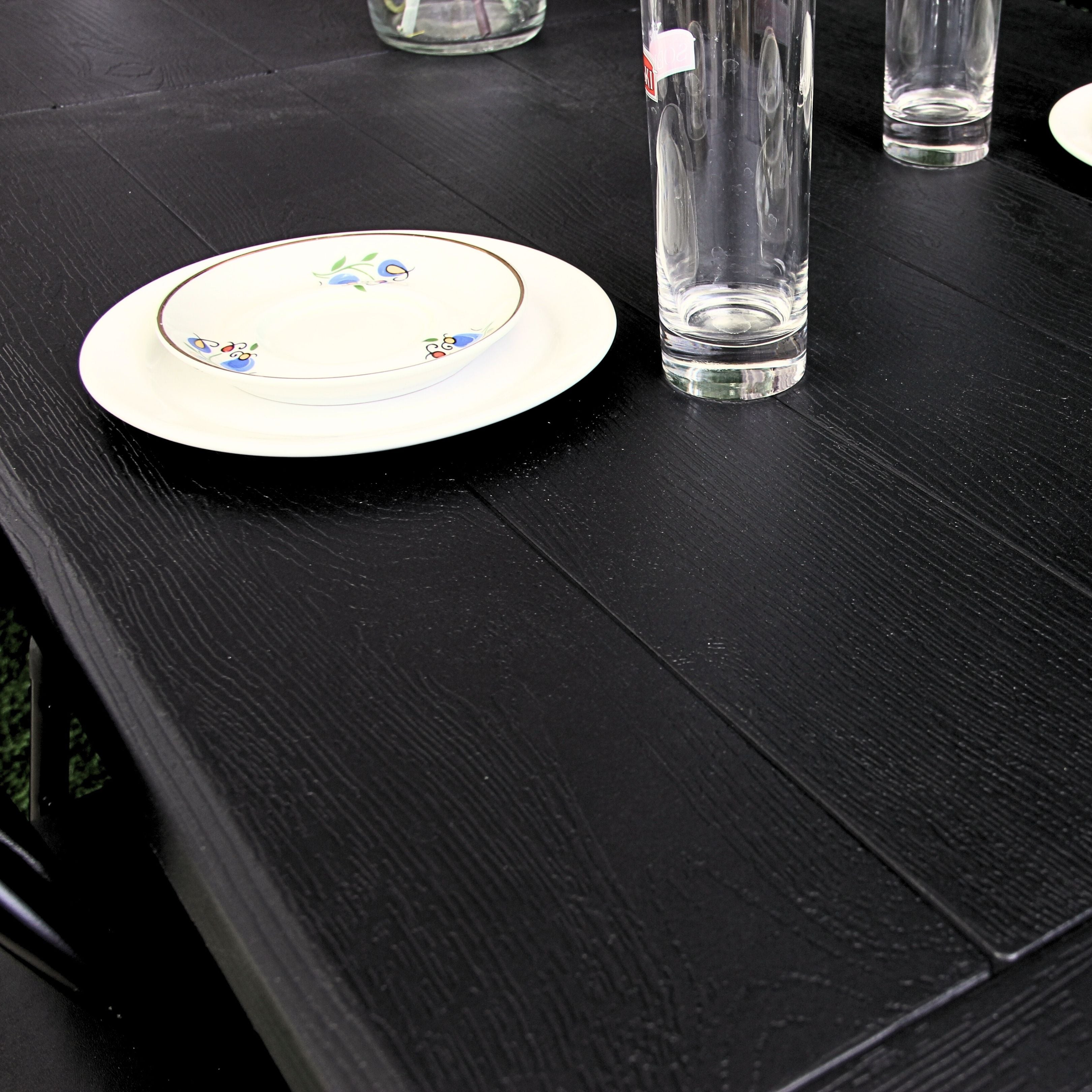 close up of black 6ft folding table